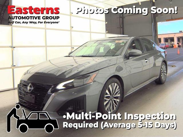 Photo of 2024 Gun Metallic Nissan Altima