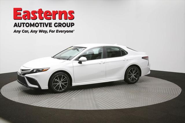 Photo of 2023 Ice Cap Toyota Camry
