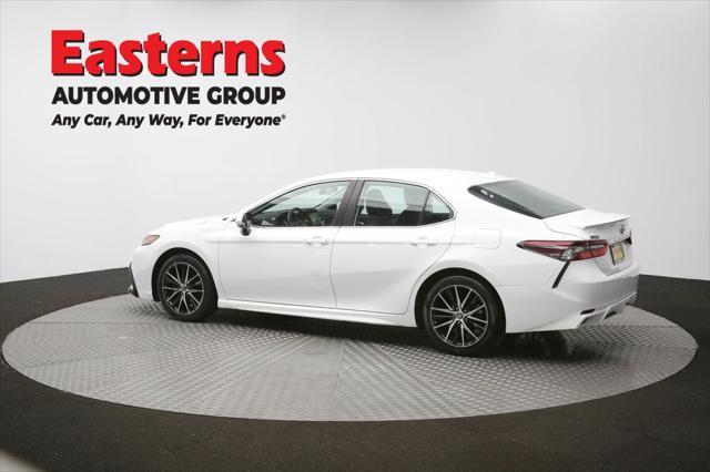 Photo of 2023 Ice Cap Toyota Camry