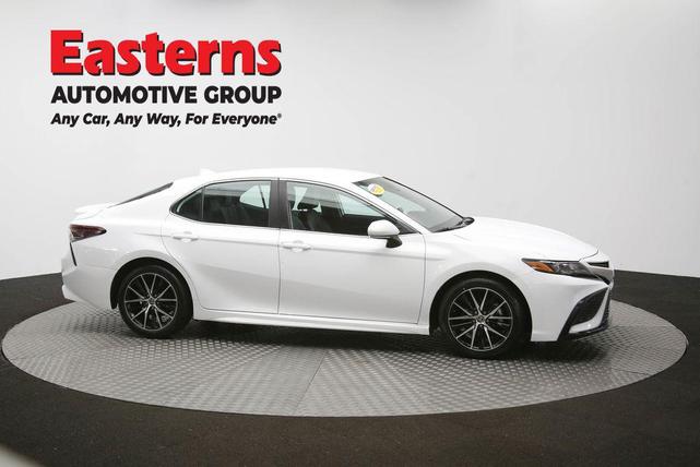 Photo of 2023 Ice Cap Toyota Camry