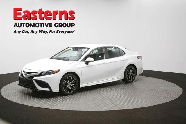 Photo of 2023 Ice Cap Toyota Camry