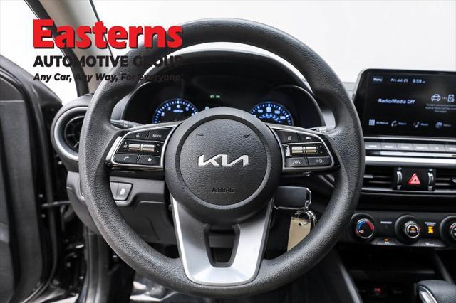 Photo of 2023 Aurora Black Pearl Kia Forte