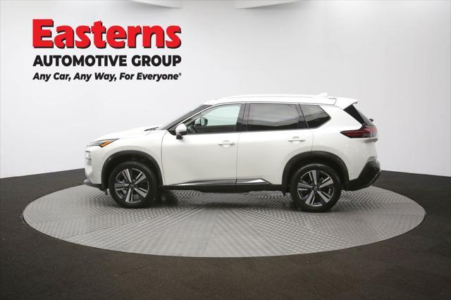 Photo of 2023 Pearl White Tricoat Nissan Rogue