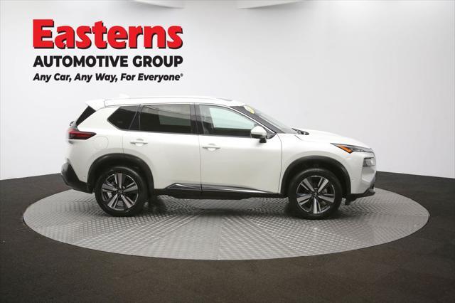 Photo of 2023 Pearl White Tricoat Nissan Rogue