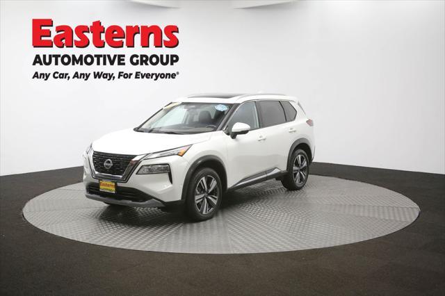 Photo of 2023 Pearl White Tricoat Nissan Rogue