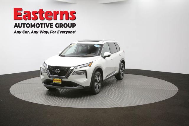 Photo of 2023 Pearl White Tricoat Nissan Rogue