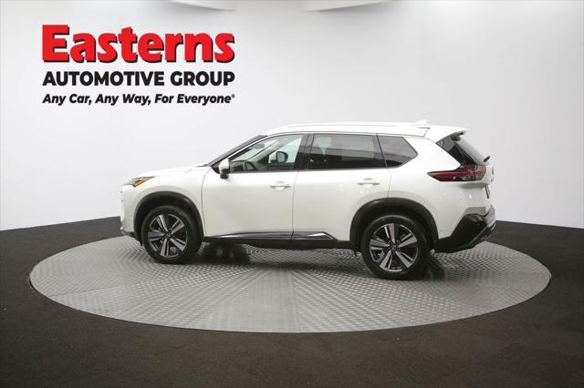 Photo of 2023 Pearl White Tricoat Nissan Rogue