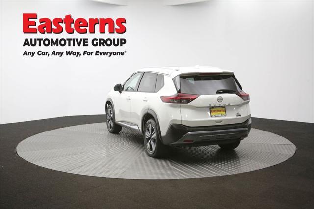 Photo of 2023 Pearl White Tricoat Nissan Rogue
