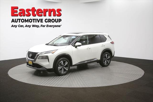 Photo of 2023 Pearl White Tricoat Nissan Rogue