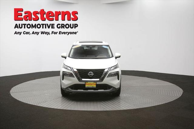 Photo of 2023 Pearl White Tricoat Nissan Rogue