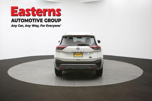 Photo of 2023 Pearl White Tricoat Nissan Rogue