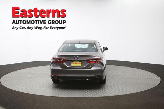 Photo of 2021 Predawn Gray Mica Toyota Camry