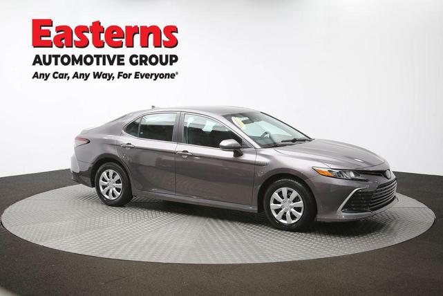 Photo of 2021 Predawn Gray Mica Toyota Camry
