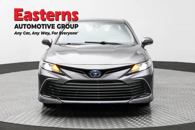 Photo of 2021 Predawn Gray Mica Toyota Camry