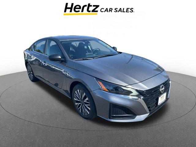 Photo of 2024 Gun Metallic Nissan Altima