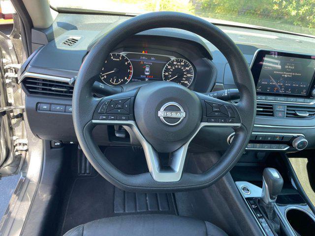 Photo of 2024 Gun Metallic Nissan Altima