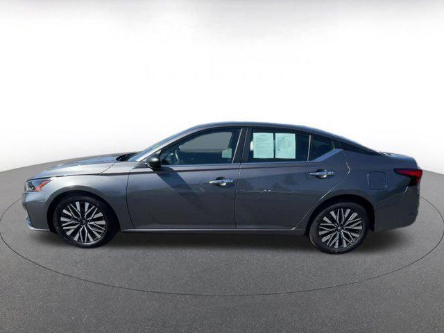 Photo of 2024 Gun Metallic Nissan Altima