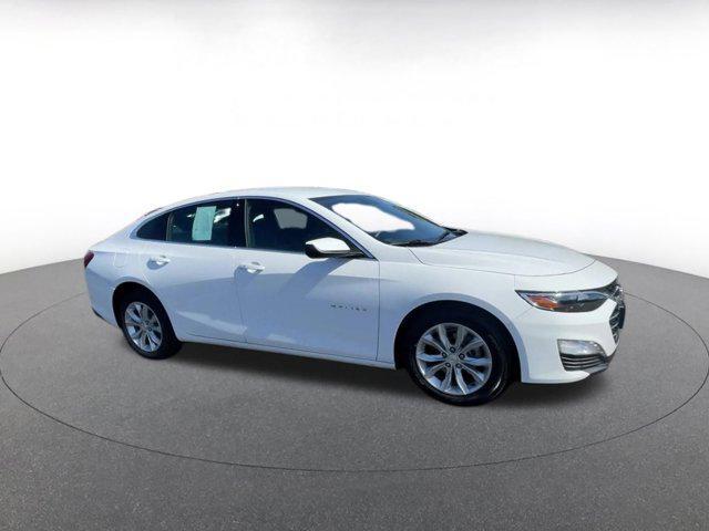 Photo of 2024 Summit White Chevrolet Malibu
