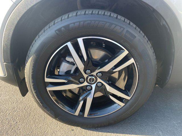 Photo of 2024 Gray Volvo XC40