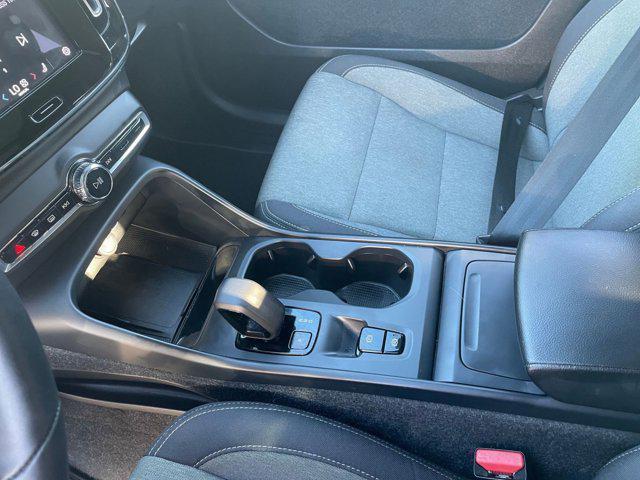 Photo of 2024 Gray Volvo XC40