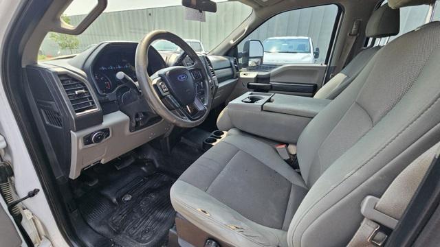 Photo of 2019 Oxford White Ford F-350