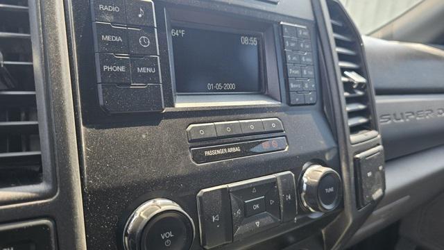 Photo of 2019 Oxford White Ford F-350