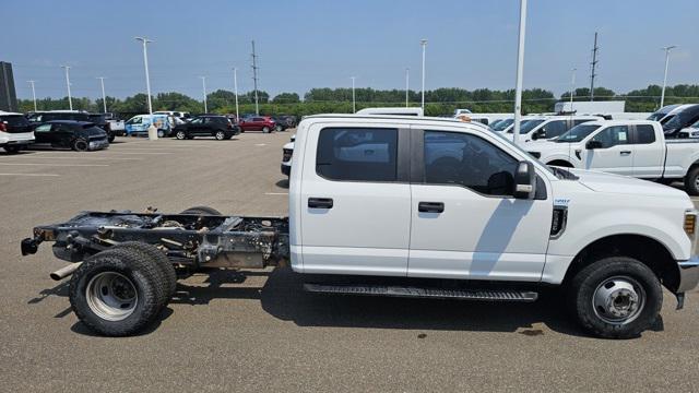 Photo of 2019 Oxford White Ford F-350