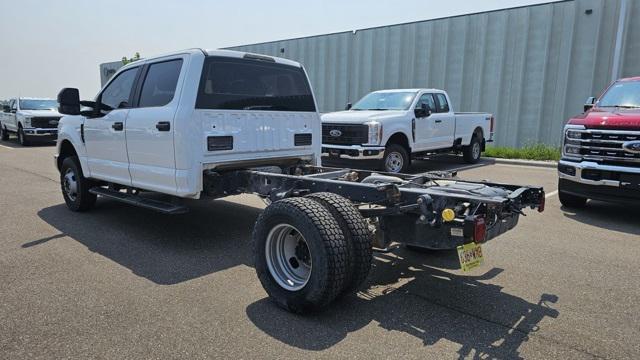 Photo of 2019 Oxford White Ford F-350