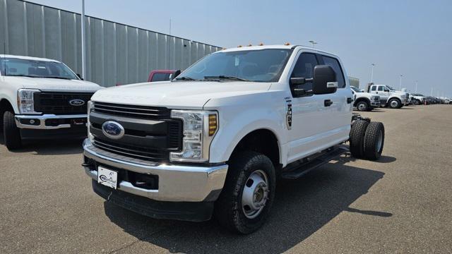 Photo of 2019 Oxford White Ford F-350