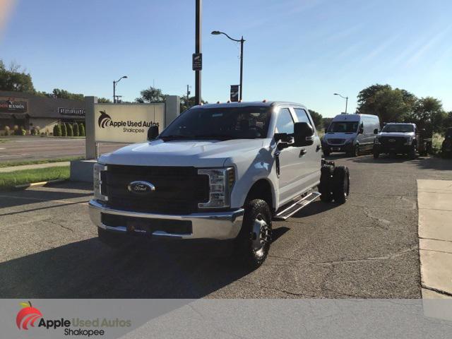 Photo of 2019 Oxford White Ford F-350