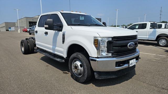 Photo of 2019 Oxford White Ford F-350