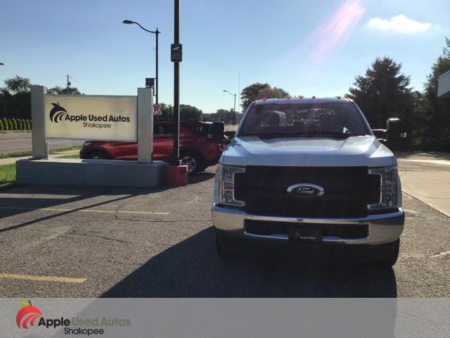 Photo of 2019 Oxford White Ford F-350