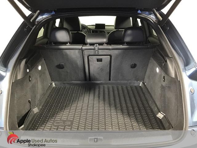 Photo of 2016 Utopia Blue Metallic Audi Q3