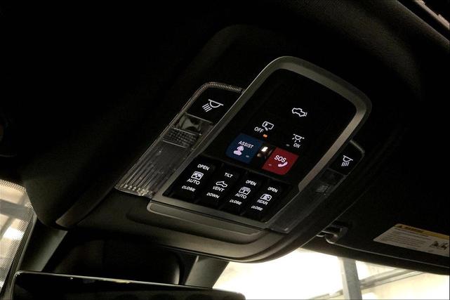 Photo of 2021 Granite Crystal Metallic Clearcoat RAM 1500