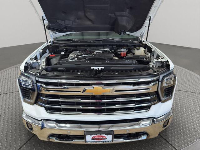 Photo of 2024 Summit White Chevrolet Silverado 2500