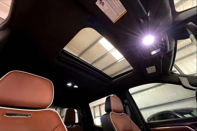 Photo of 2023 White Frost Tricoat GMC Sierra 1500