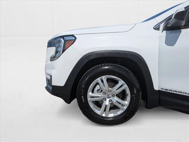 Photo of 2024 Summit White GMC Terrain