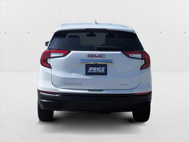 Photo of 2024 Summit White GMC Terrain