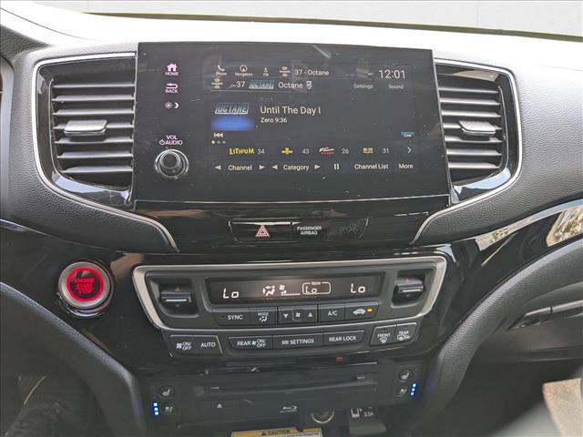 Photo of 2022 Crystal Black Pearl Honda Pilot