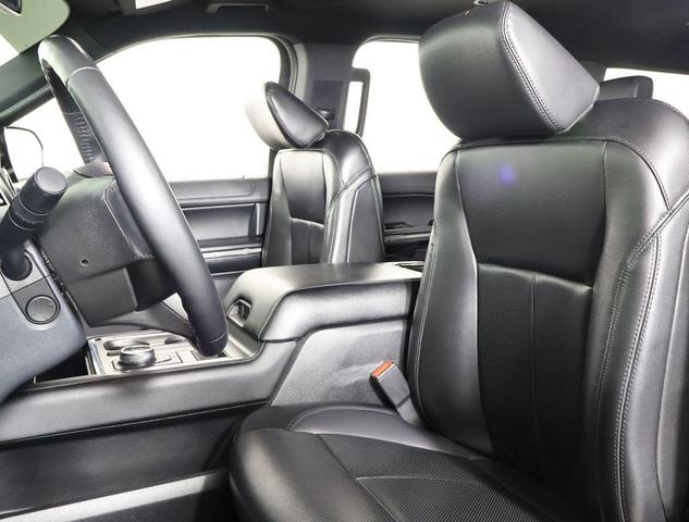 Photo of 2021 Agate Black Metallic Ford Expedition
