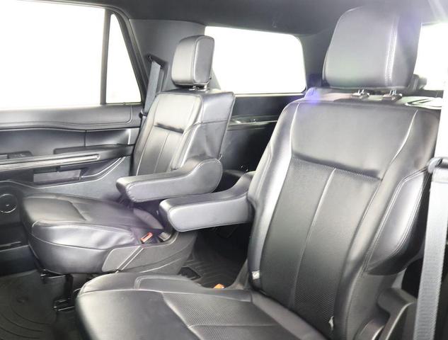 Photo of 2021 Agate Black Metallic Ford Expedition