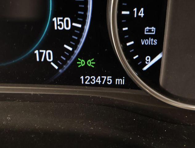 Photo of 2019 White Frost Tricoat Buick Enclave