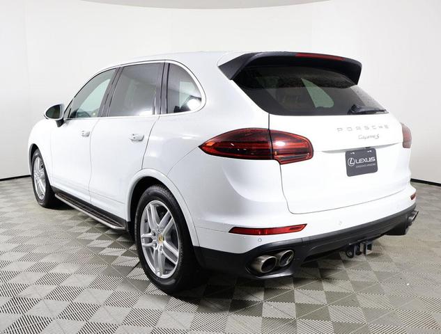 Photo of 2018 White Porsche Cayenne