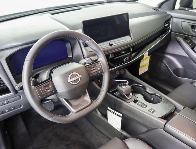 Photo of 2025 Super Black Nissan Rogue