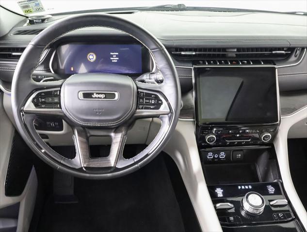 Photo of 2022 Rocky Mountain Pearlcoat Jeep Grand Cherokee L