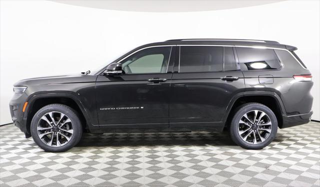 Photo of 2022 Rocky Mountain Pearlcoat Jeep Grand Cherokee L