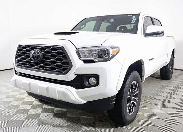 Photo of 2022 White Toyota Tacoma