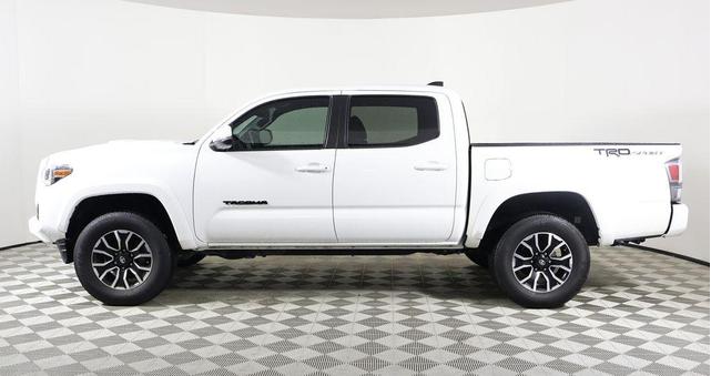 Photo of 2022 White Toyota Tacoma
