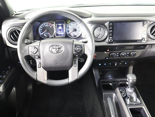 Photo of 2022 White Toyota Tacoma
