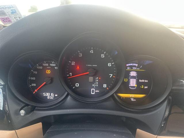 Photo of 2017 White Porsche Macan